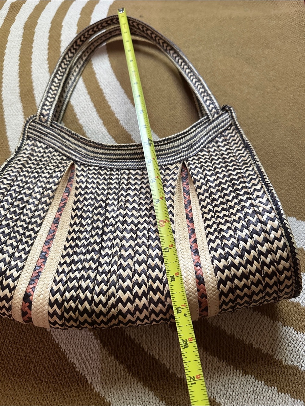Hand-crafted handbag - Picture 7 of 8